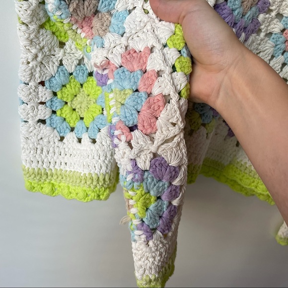 Alice + Olivia Anderson Boxy Cropped Crochet Cardigan Sweater Multi - Picture 5 of 9